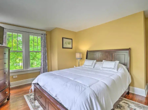 Elegant Charles Town Home: Grill, Walk Dtwn!