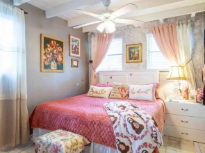 Pool King Sweet Karma on Water Best Location Beaches,Restaurants,Hard Rock Casino