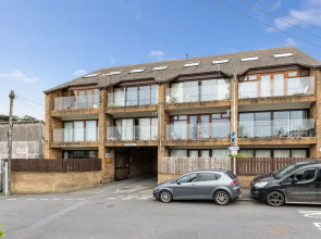 Central Apartment 3B
