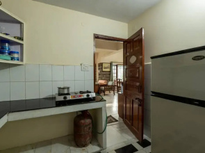 Stargazer's Chalet, 3bhk w picturesque view by Roamhome