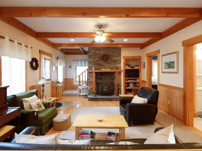 Cozy Cove Cottage Limit 6 3 Bedroom Cottage by RedAwning