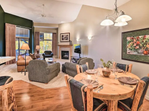 Ski-in/ski-out! Cozy Bellaire Resort Retreat!