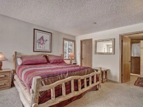 221 Cinnamon Ridge I 2 Bedroom Condo by RedAwning