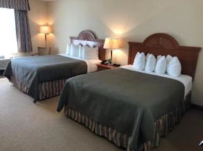 The Red Coach Inn & Suites