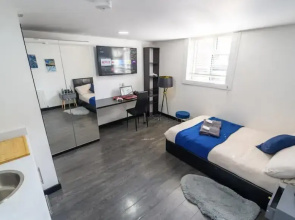 Modern Studio Next to University of Birmingham
