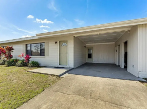 3 Mi to Venice Beach: Pet-friendly Home w/ Yard