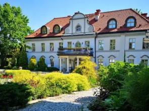 Pałac Czarny Las (50 km od Katowic)