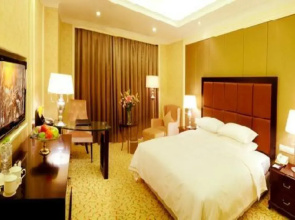 Homeinn Selected Hotel (Dandong Railway Station Post and Telecommunications Building)