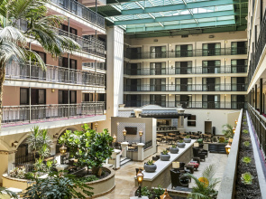 Embassy Suites by Hilton Los Angeles LAX South/El Segundo