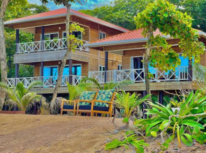 Turtle Beach Sanctuary Utila