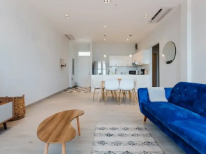 w Fabulous 2BR w Balcony in Panama