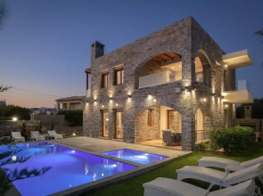 Turtulli Castle Stone Villa 1 - Private Pool Oasis
