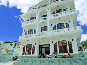 Capital O 1198 Dinh Loan Hotel