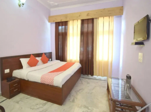 Hotel Sunshine Villa by OYO Rooms