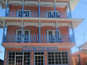 Hotel Bocas Town