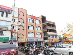 Hotel E Square By OYO Rooms