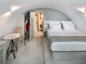 Kaleidoscope Oia Suites