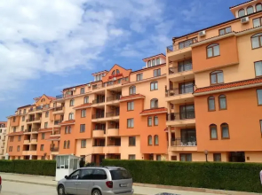 Nicol Apartment in Hermes Complex