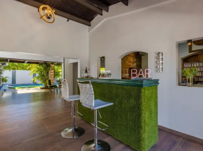 Private Retreat w 5 BR Spa Pool Jacuzzi