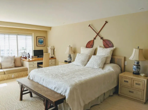 Colony Surf 809 1 Bedroom Condo