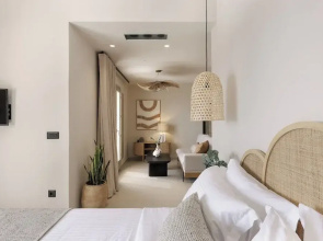 Morfes Luxury Suites by Caldera Houses