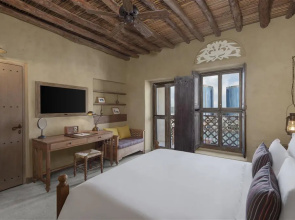 Отель Al Seef Heritage Hotel Dubai, Curio Collection by Hilton