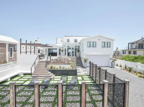 Sandbanks Villa
