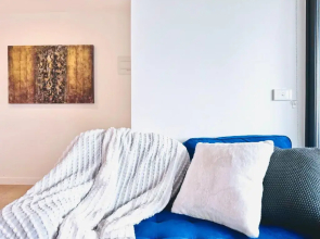 Spacious 1BR Richmond +Balcony +Shopping +Wifi