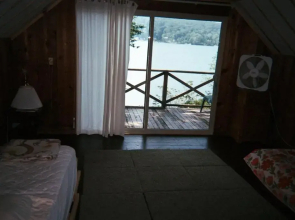 Cabin Deck House - Formidable Cabin in Laurel Island