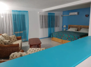 Orrie's Beach Bar Hotel