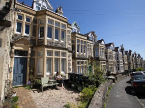Bright & Beautiful Studio Flat in Bristol
