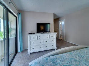 Siesta Key Beach - 2 Bedroom - 3 Beds - 3 Bathroom Duplex with Heated Swimming Pool