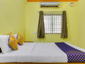 SPOT ON 75475 Cn Guest House
