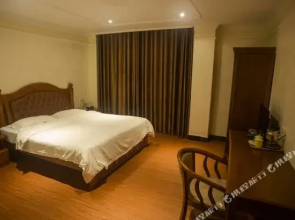 Zhubao Hotel (Wuzhou Municipal Plaza Center Branch)