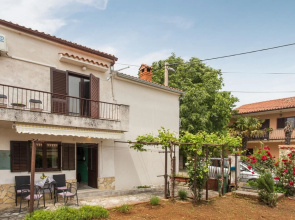 Beautiful Home in Tar With 2 Bedrooms and Wifi