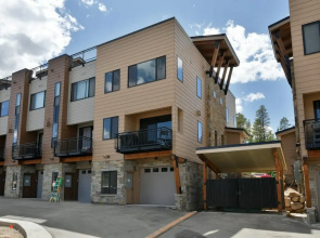 Arrow Luxury Townhomes by Winter Park Escapes