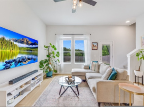 Spacious 2BR Flex Room Home Near Tech Campuses