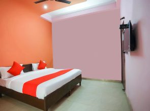 OYO 68893 Rahul Residency