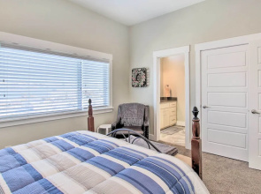 Garden City Gem: Private Hot Tub & Game Room!