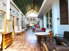 OYO 90363 Nira Guest House Sanur Bali