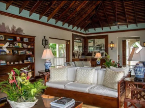 Dazzling 6 Bedroom Pool Villa In Jamaica