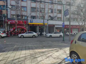 7Days Inn Hotel (Qujing Luliang Totem Center North Gate Street)