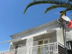 Apartments Mira -one Bedroom Apartment With Terrace and Sea View