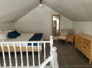 Crawlbay Suites