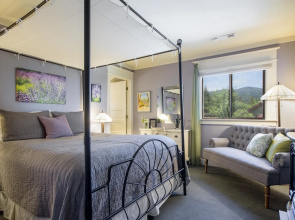 Oak Hill Bed & Breakfast