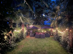 LIPPI 42 Guest House Villa with private garden