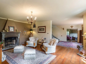 Villa Lorena a Vintage Family Villa