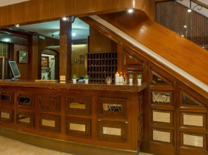 Vintage Hotel Mercedes