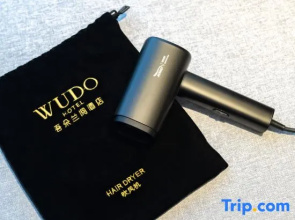 Wuduo Lanyue Hotel (Baoding Military Academy Square Hebei University Store)