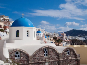 The Ivory Suite in Santorini